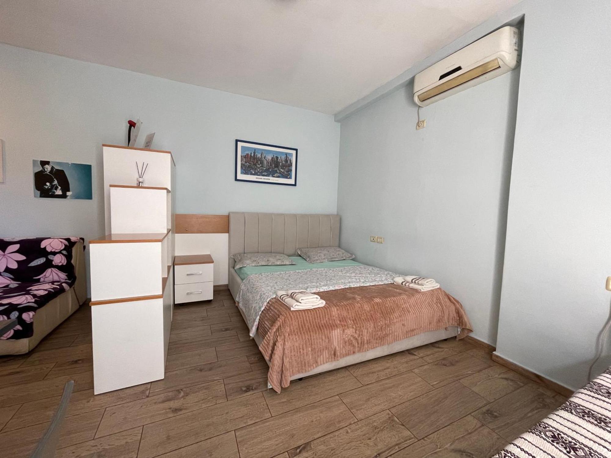Enjoy Travel Cute Studio Apartment 地拉那 外观 照片